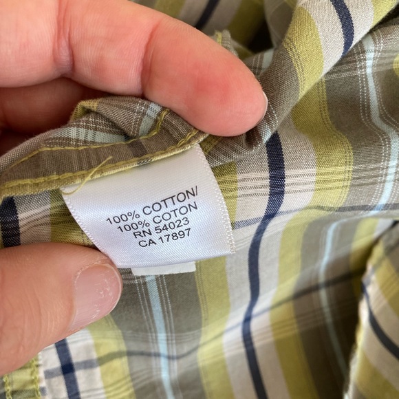 100% cotton-Banana republic two button up shir - Picture 3 of 6